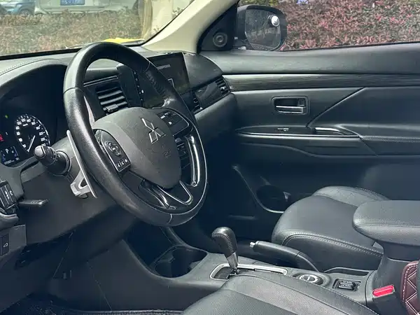 Mitsubishi Outlander 2018