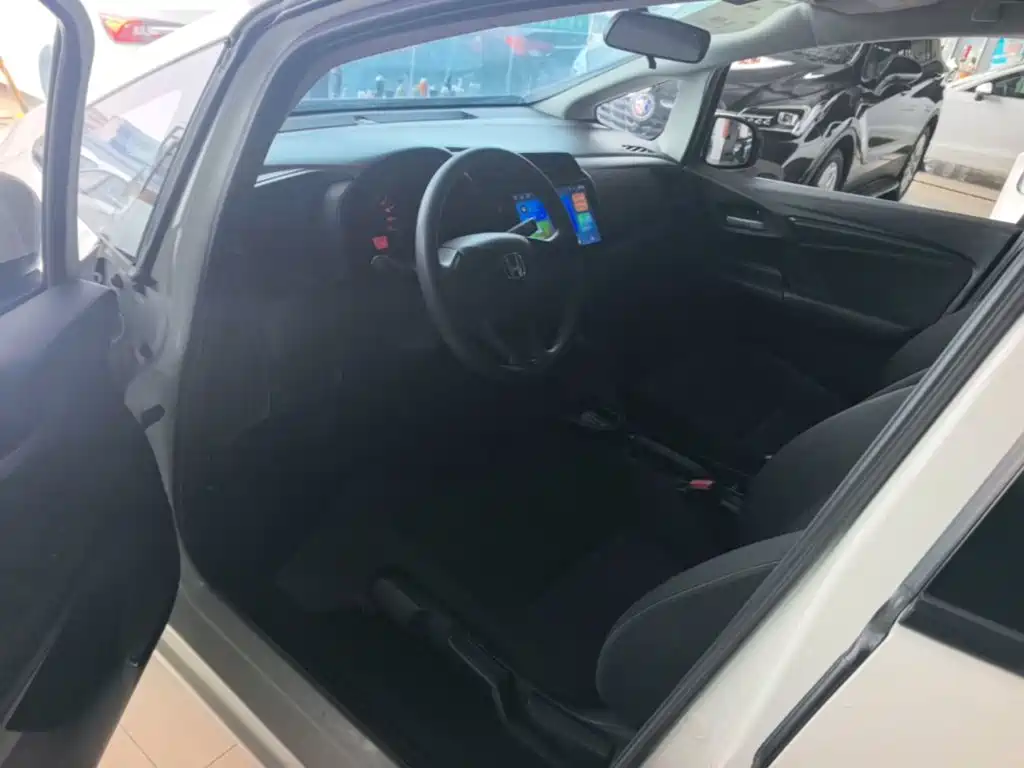 Honda Fit 2018 — фото 16