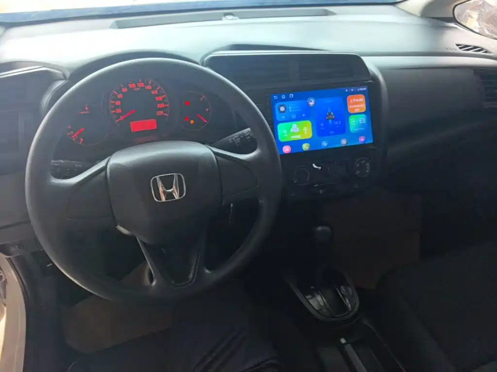 Honda Fit 2018 — фото 10
