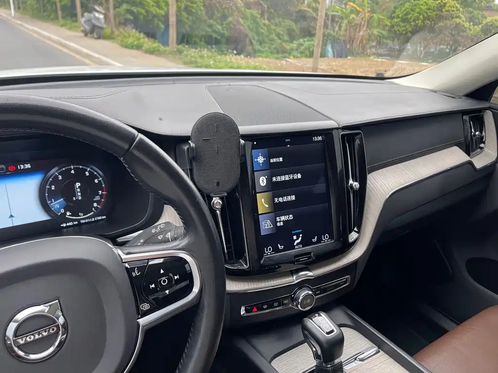 Volvo XC60 2020 — фото 22