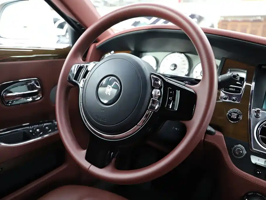Rolls-Royce Ghost 2014 — фото 10