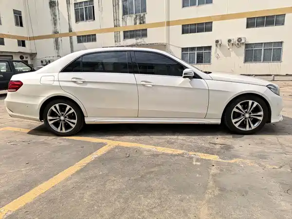 Mercedes-Benz E-Class 2015