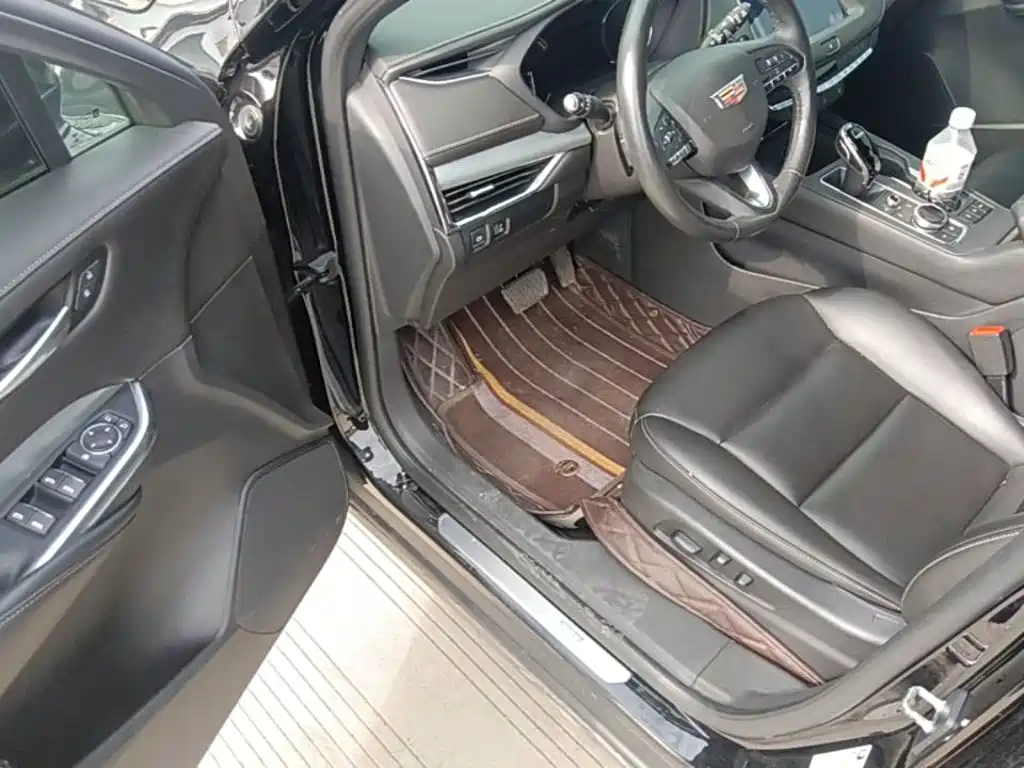 Cadillac XT4 2021 — фото 16