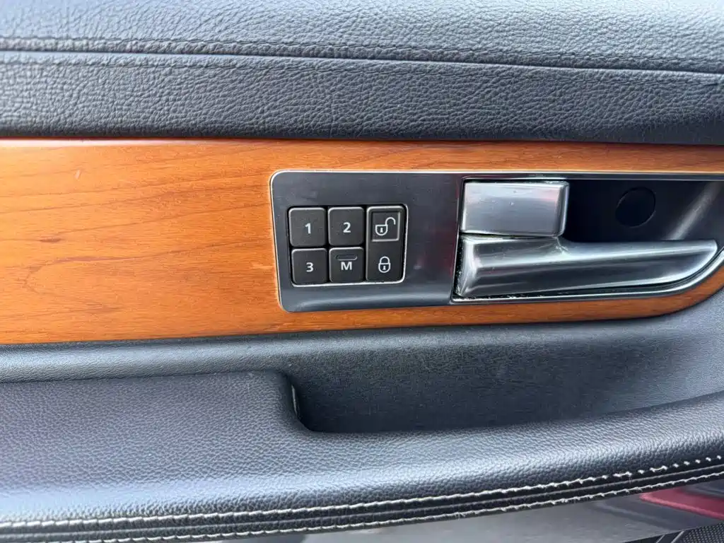 Land Rover Range Rover Sport 2010 — фото 10