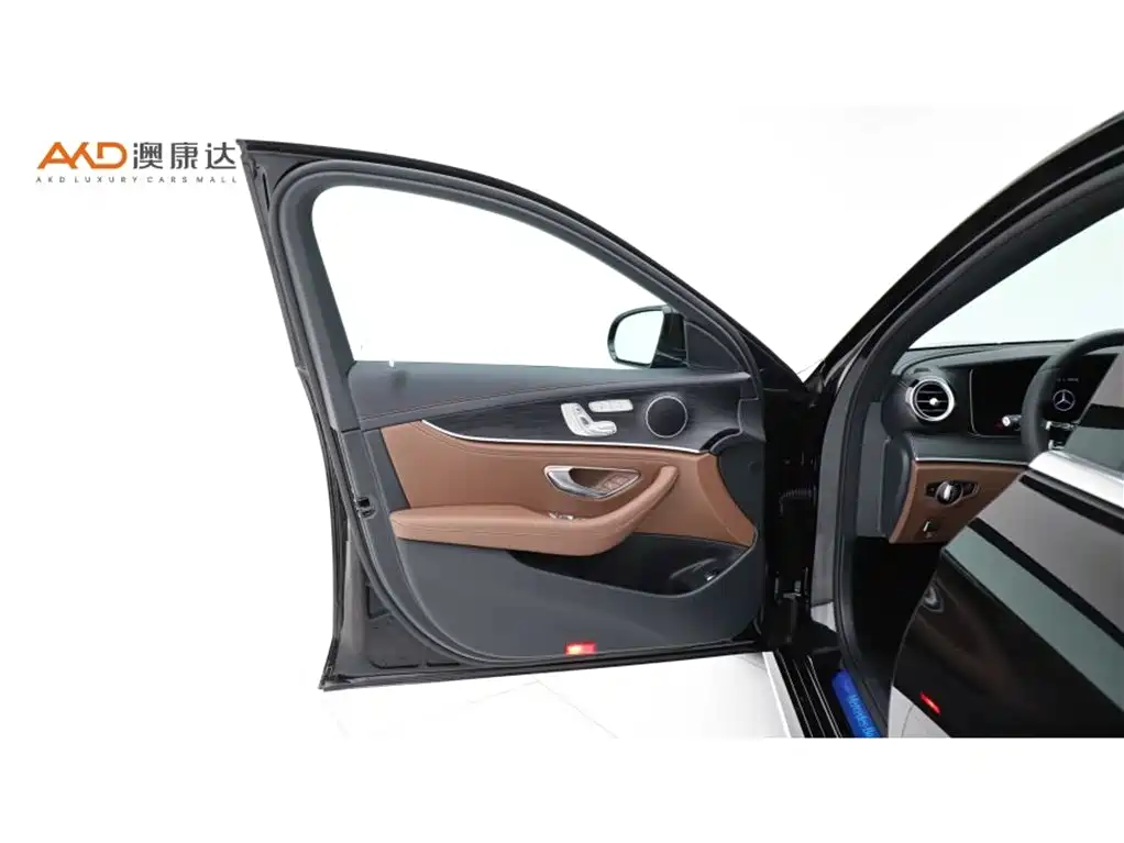 Mercedes-Benz E-Class 2022 — фото 10