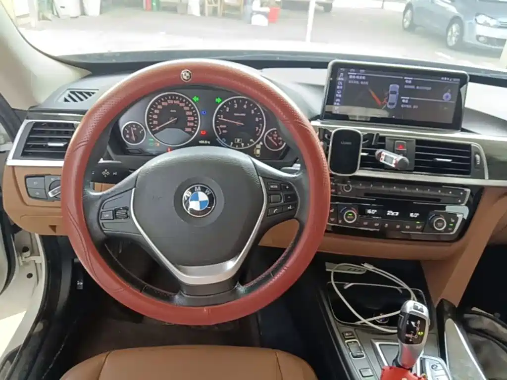 BMW 3 Series GT 2017 — фото 11