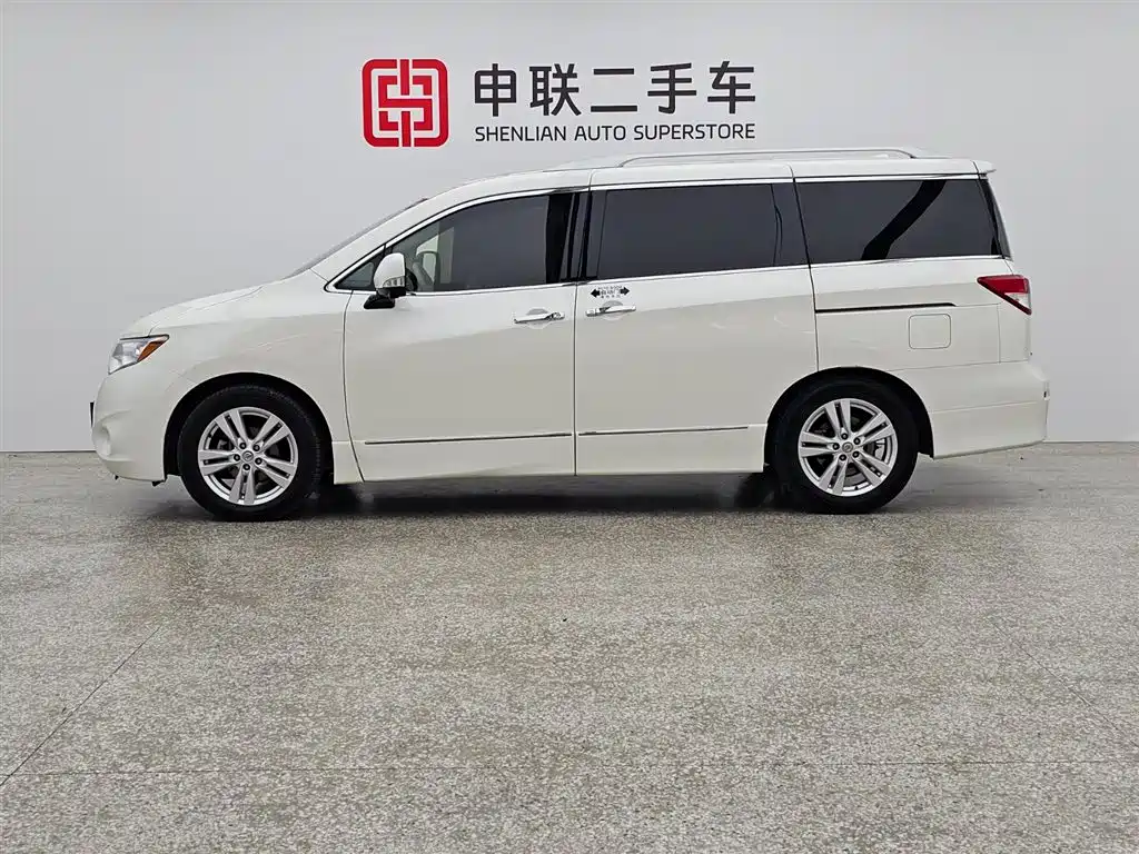 Nissan Quest 2016 — фото 4