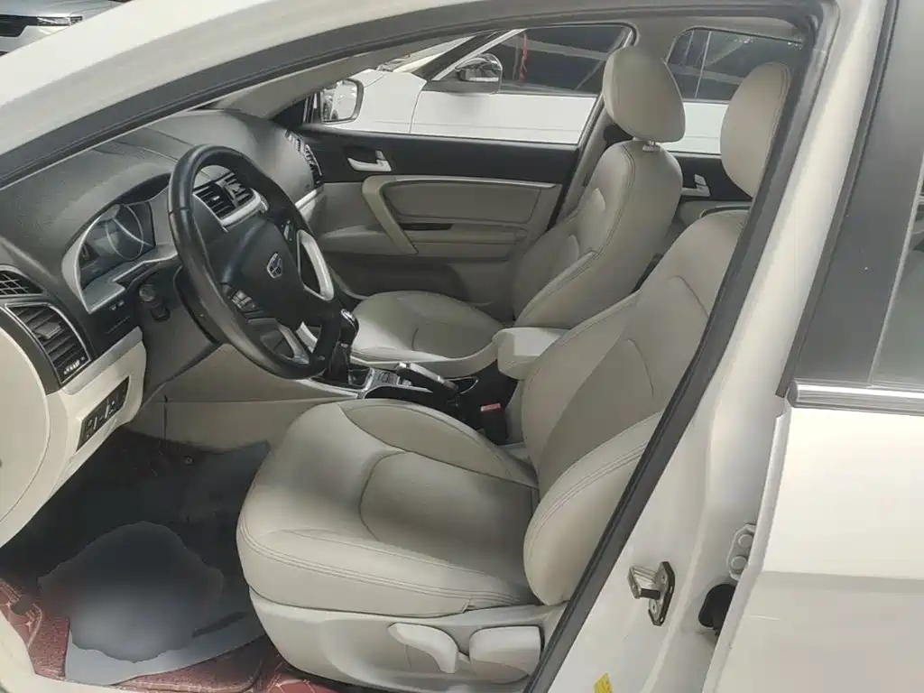 Geely Emgrand 2015 — фото 15