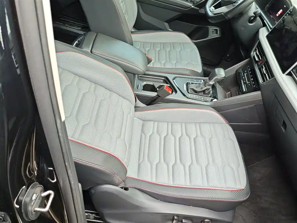 Volkswagen Tiguan L PHEV 2023 — фото 25