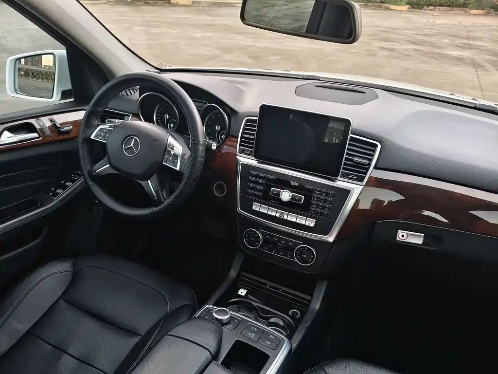 Mercedes-Benz M-Class 2015 — фото 15