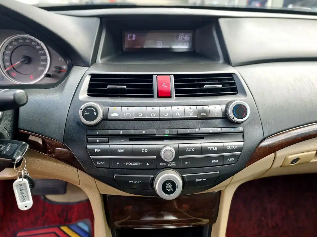Honda Accord 2013 — фото 16