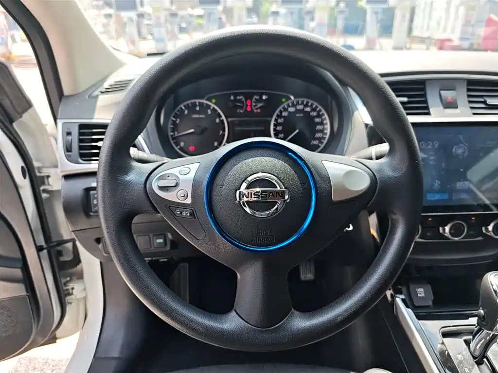 Nissan Sylphy 2017 — фото 13