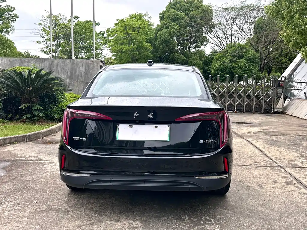 Hongqi E-QM5 2022 — фото 18