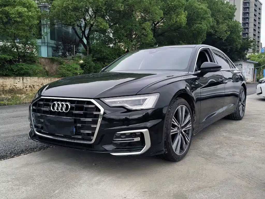 Audi A6L 2025 — фото 1
