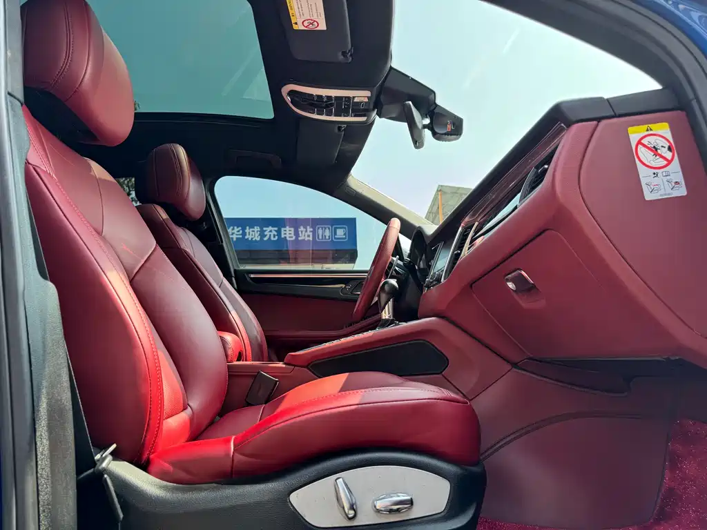 Porsche Macan 2017 — фото 11