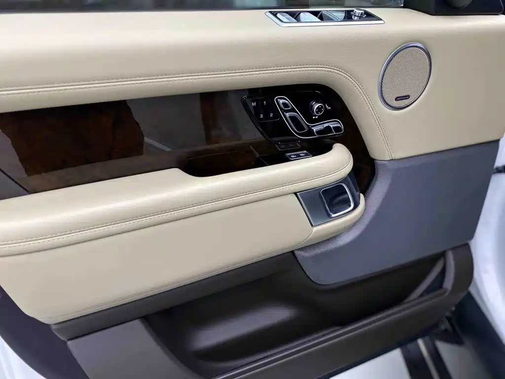 Land Rover Range Rover 2021 — фото 20