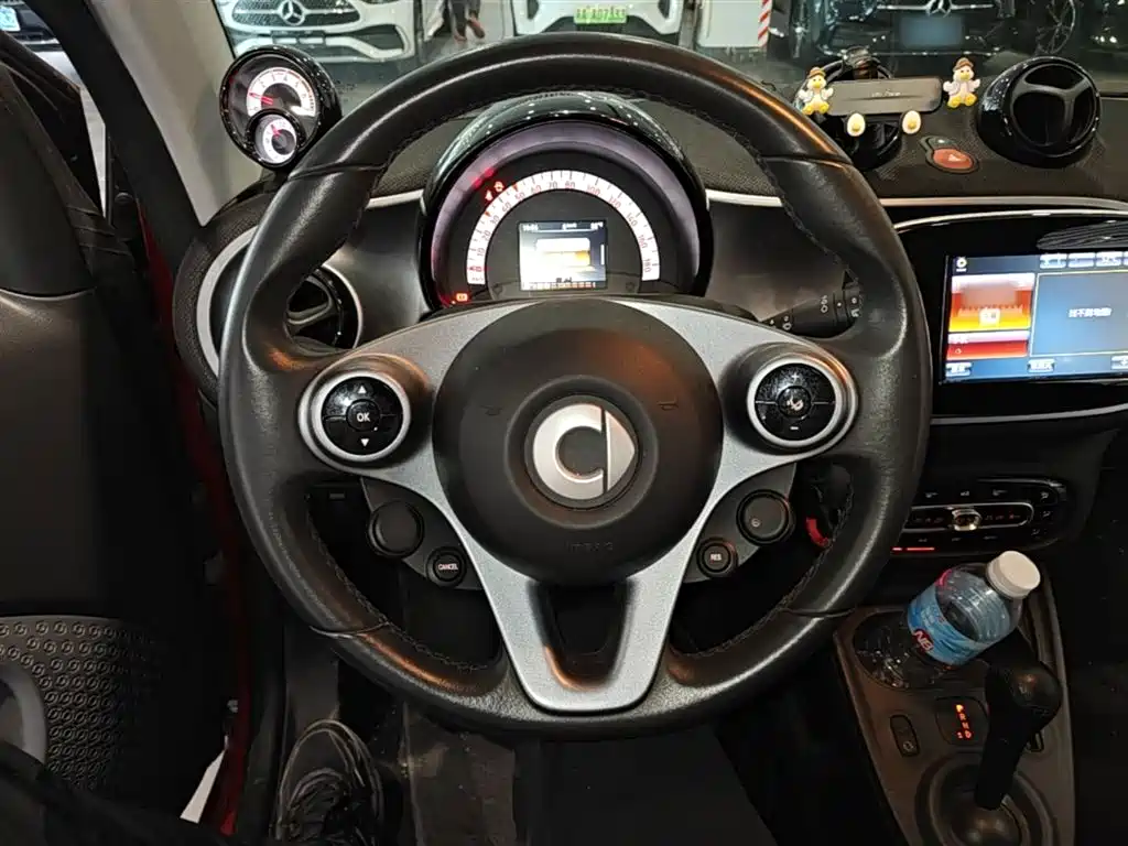 smart Fortwo 2018 — фото 11