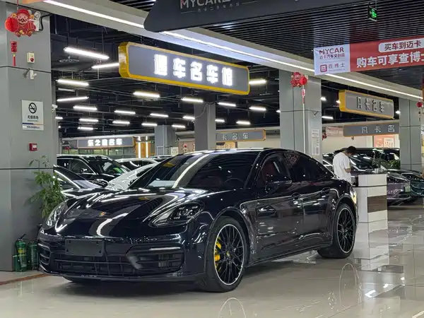 Porsche Panamera 2023