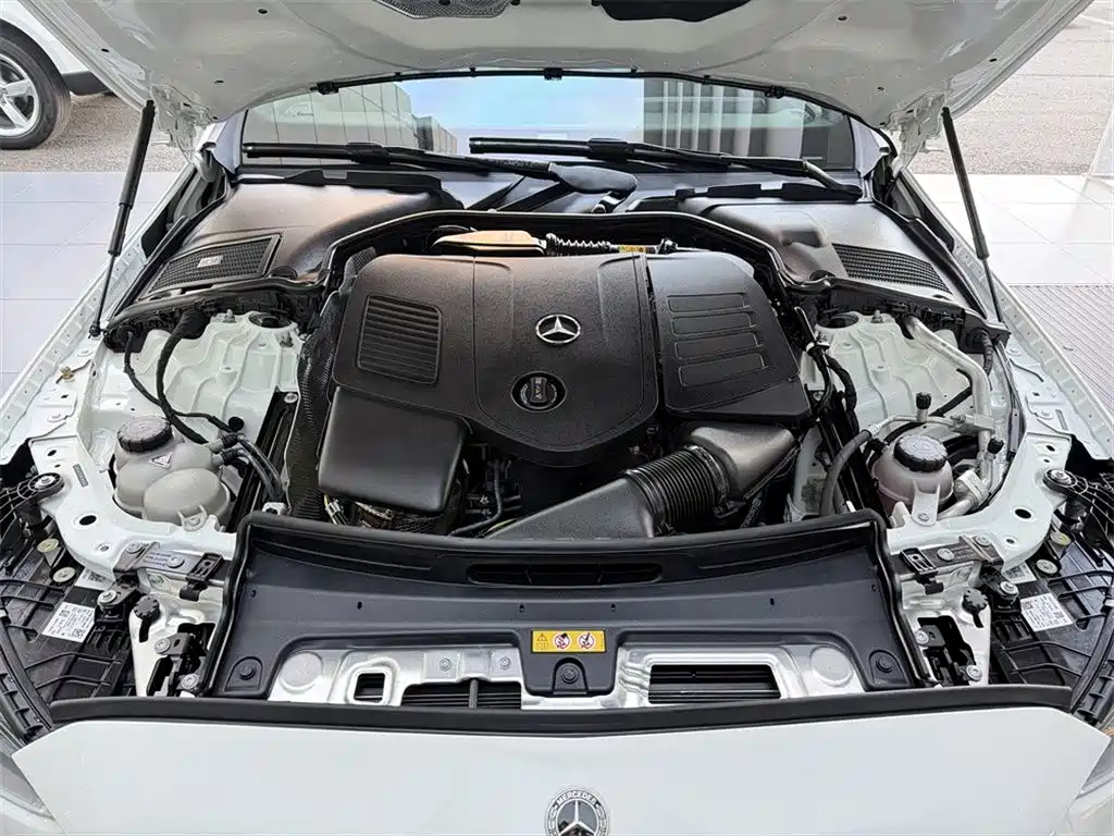Mercedes-Benz C-Class 2024 — фото 8