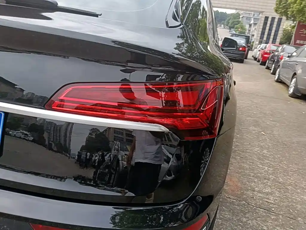 Audi Q5L Sportback 2021 — фото 8