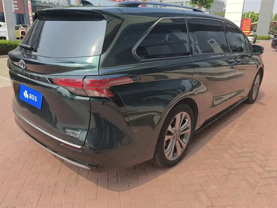 Toyota Sienna 2023