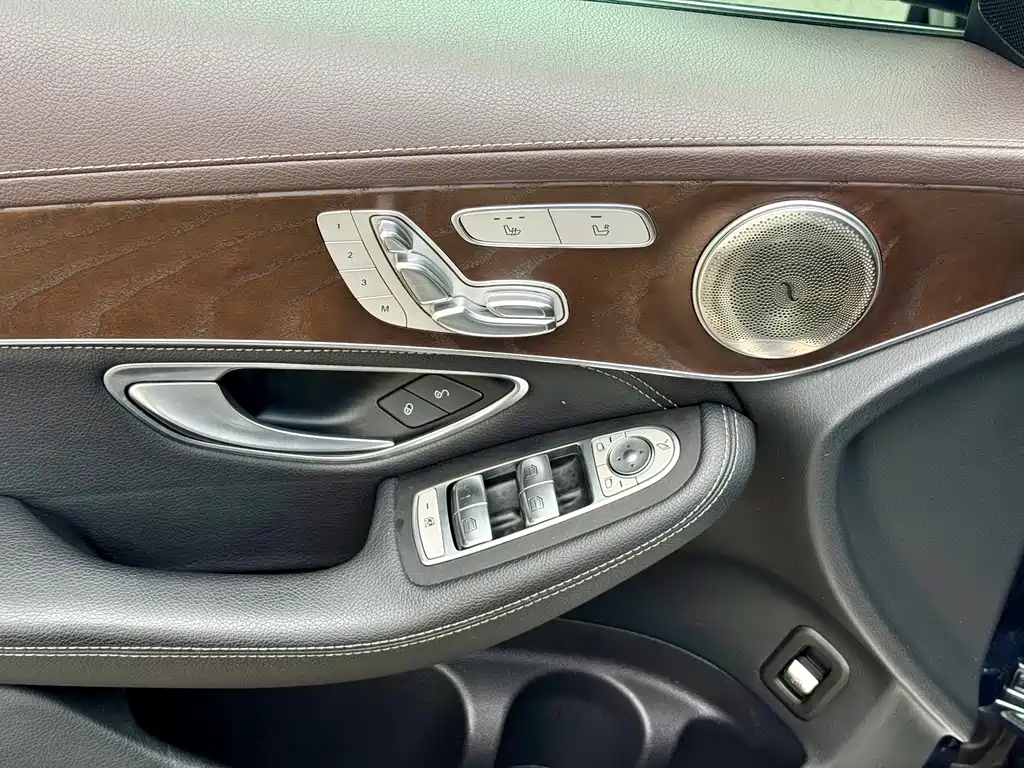 Mercedes-Benz GLC 2019 — фото 16
