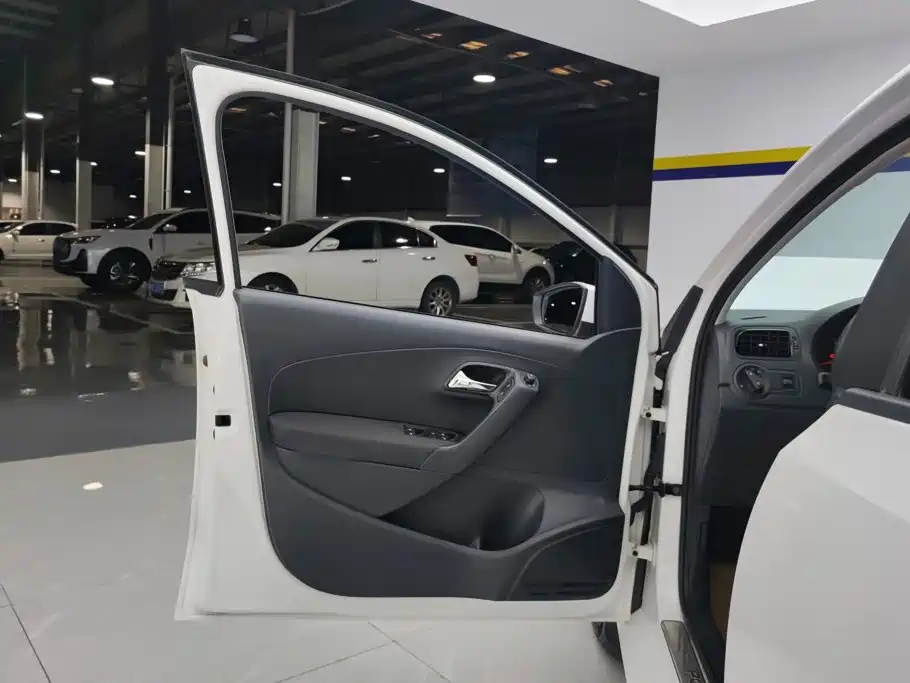 Volkswagen Polo 2016