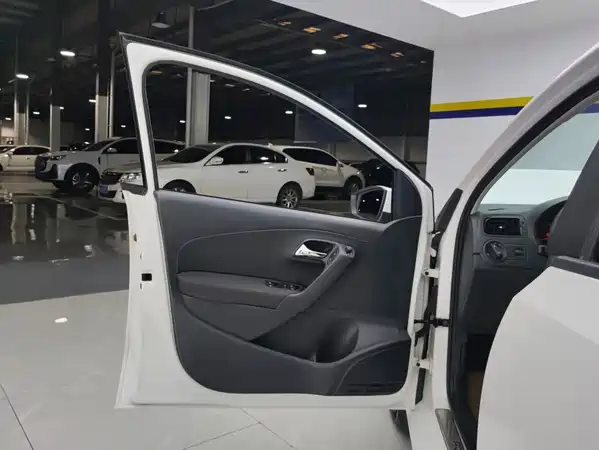 Volkswagen Polo 2016