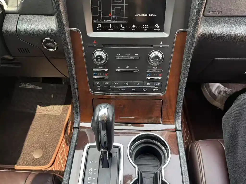 Lincoln Navigator 2018 — фото 11