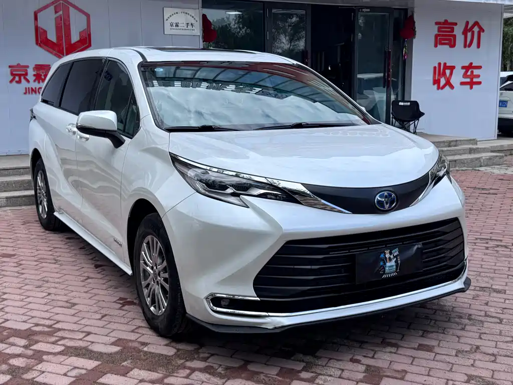 Toyota Sienna 2023