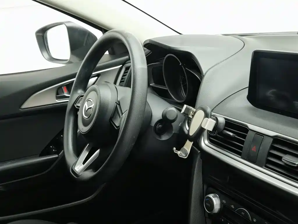 Mazda 3 Axela 2017 — фото 22