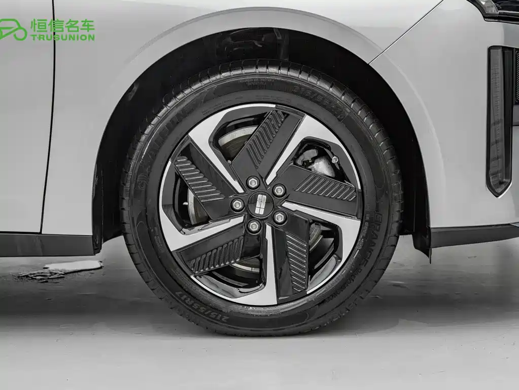 Geely Galaxy L6 2025 — фото 11