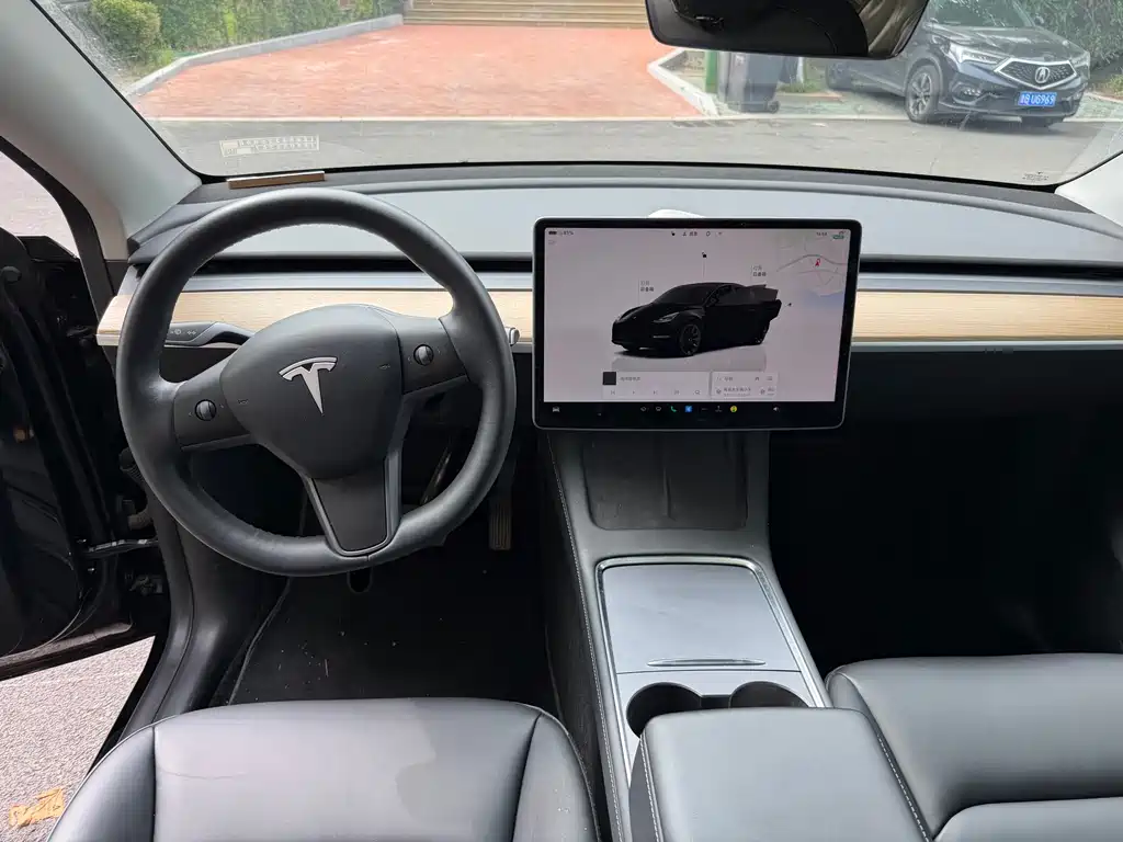 Tesla Model Y 2022 — фото 9