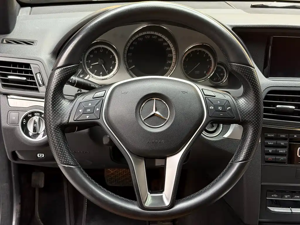 Mercedes-Benz E-Class 2013 — фото 14