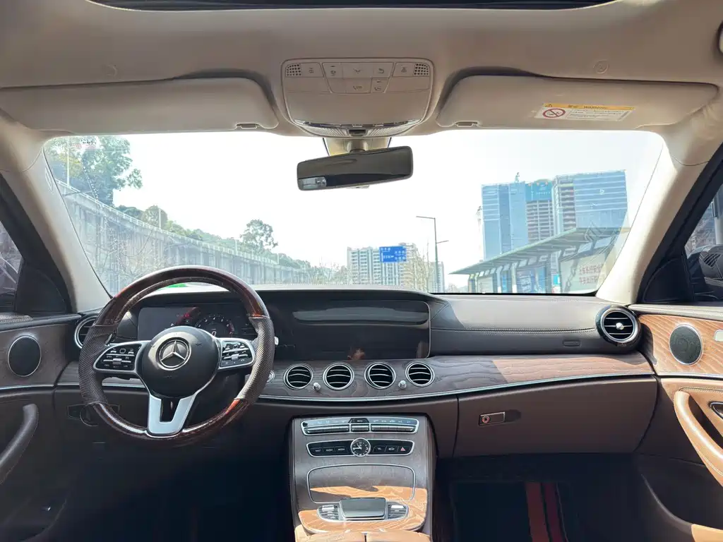 Mercedes-Benz E-Class 2019 — фото 21