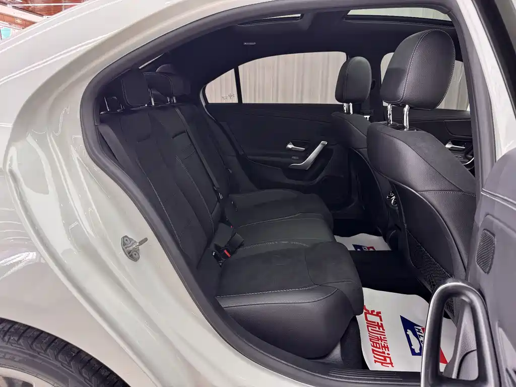 Mercedes-Benz A-Class 2019 — фото 18