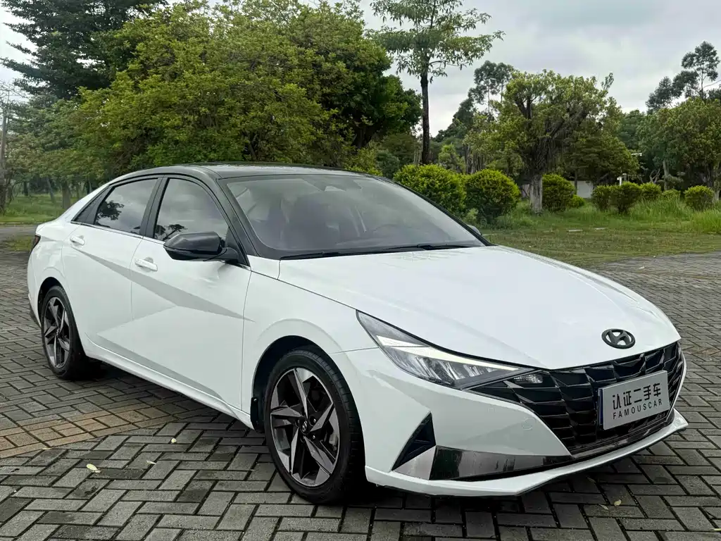 Hyundai Elantra 2022 — фото 3