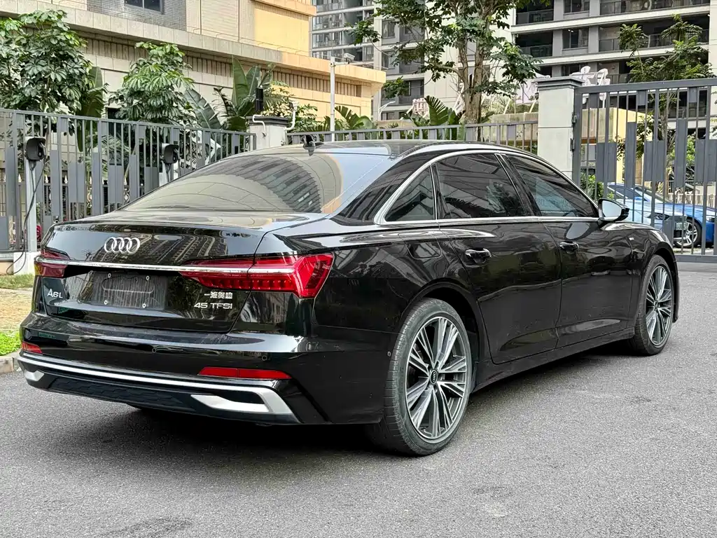 Audi A6L 2023 — фото 17