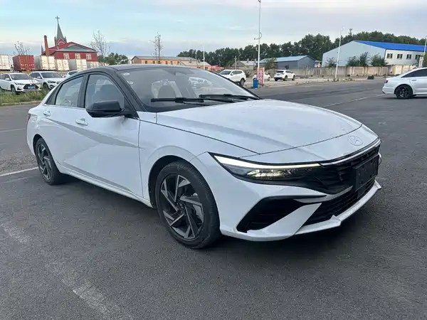 Hyundai Elantra 2023