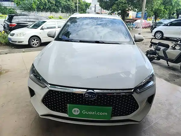 BYD e2 2021