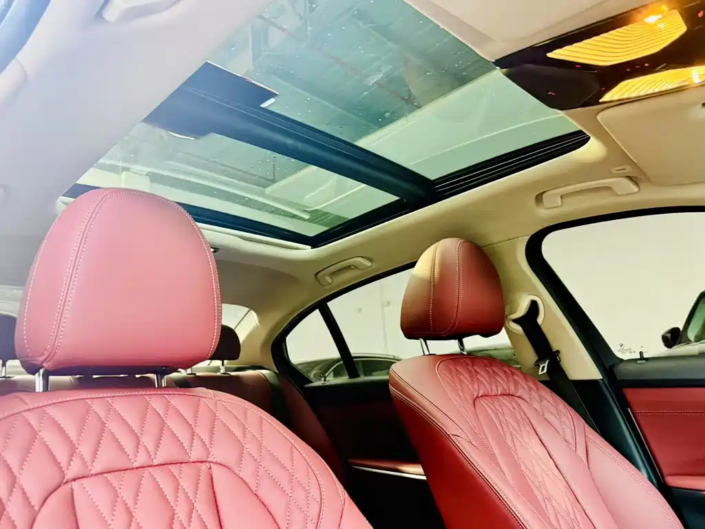 BMW 3 Series 2023 — фото 12