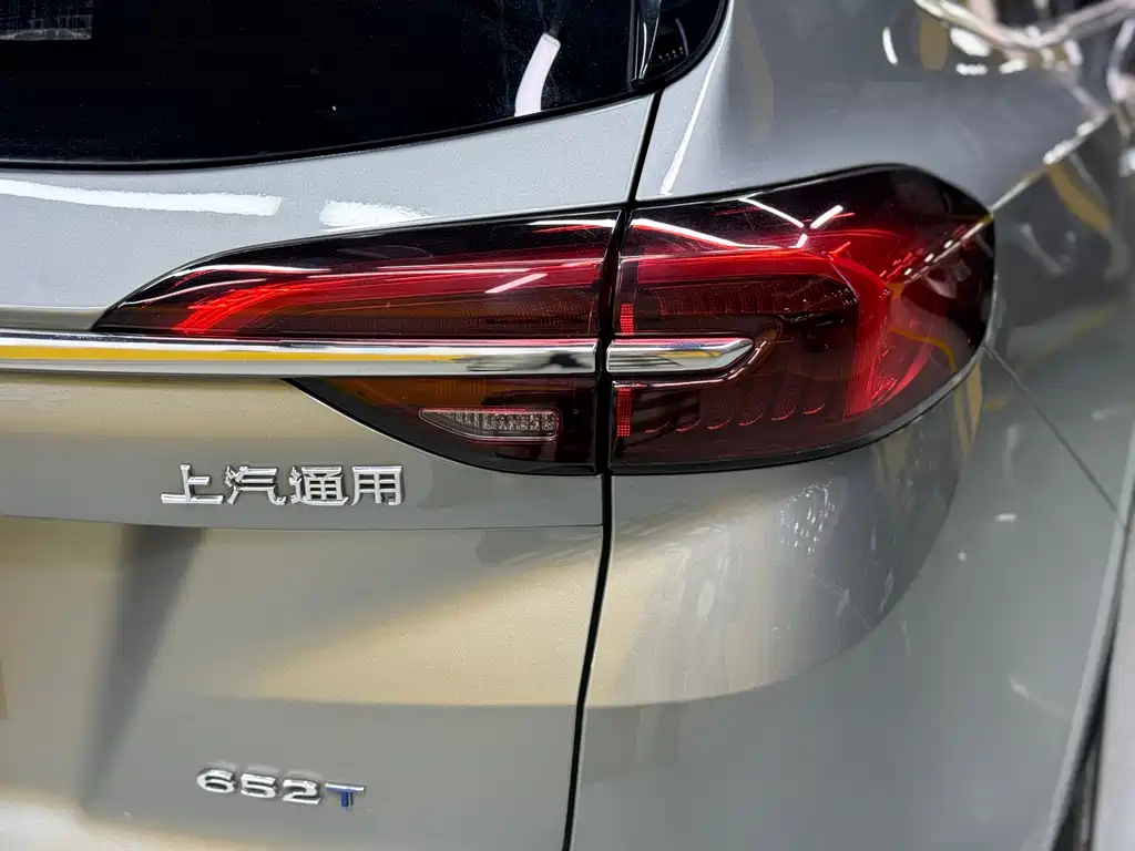 Buick Envision Plus 2023 — фото 21