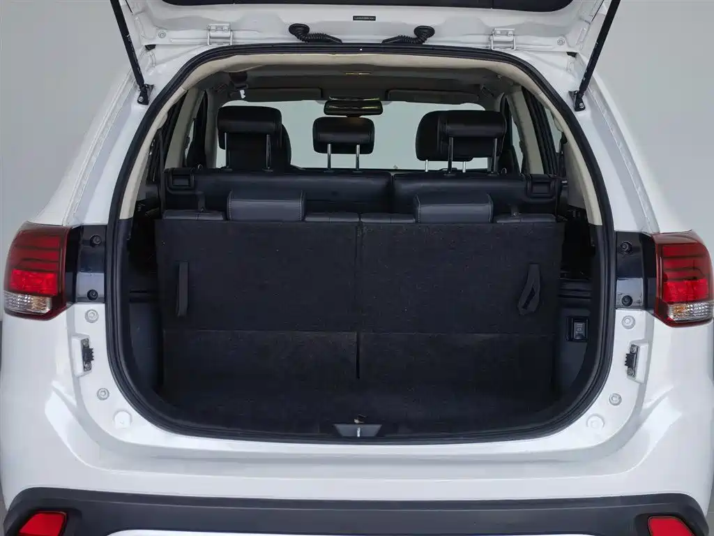 Mitsubishi Outlander 2019 — фото 16