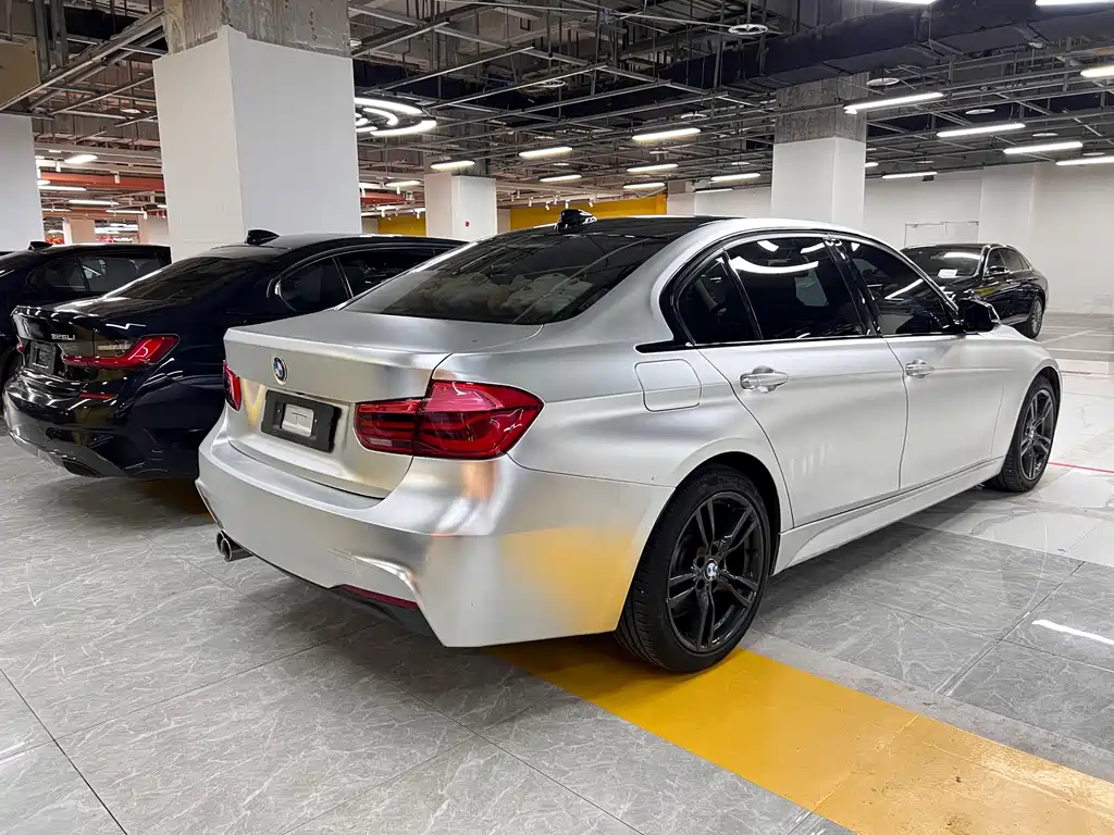 BMW 3 Series 2019 — фото 15