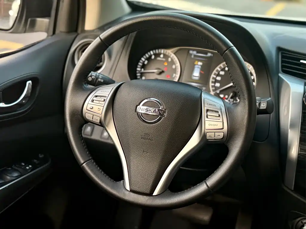 Nissan Terra 2018 — фото 13