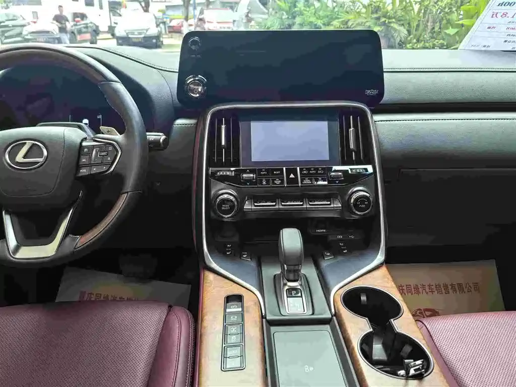 Lexus LX 2025 — фото 12