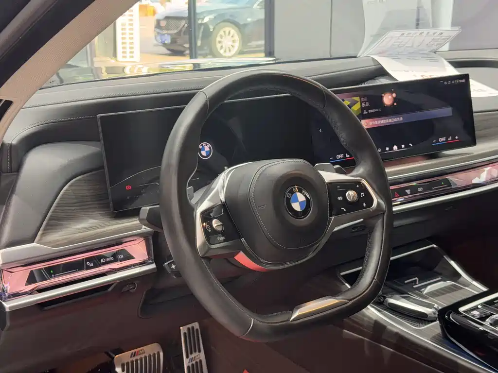BMW 7 Series 2024 — фото 12