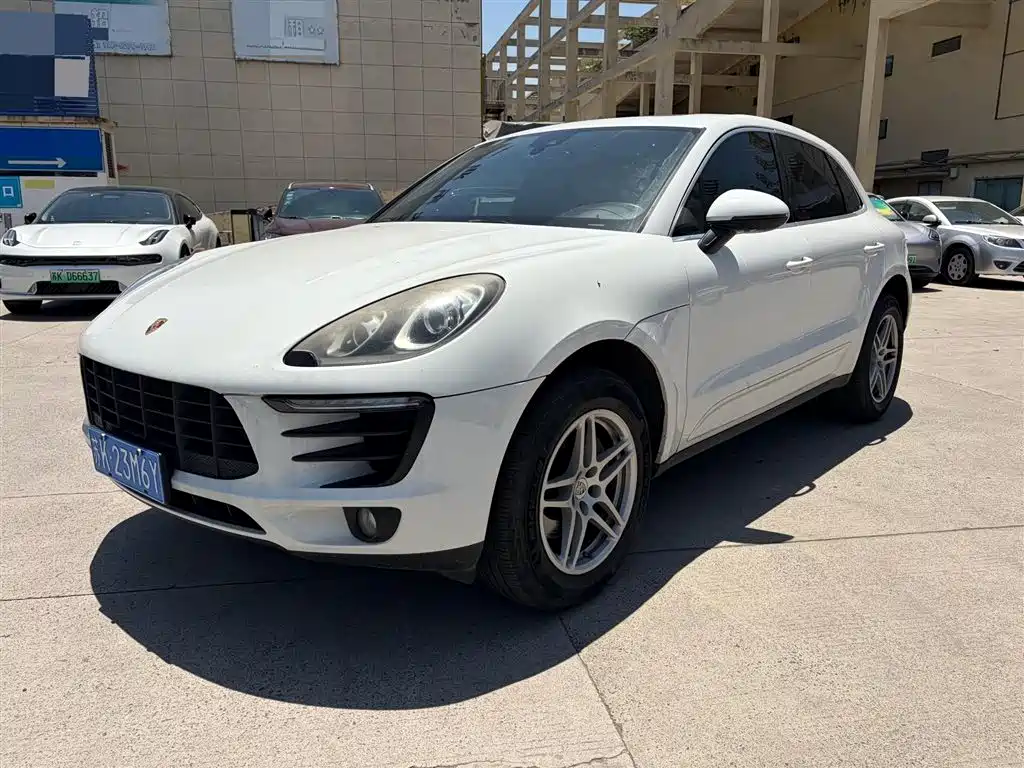 Porsche Macan 2018 — фото 1