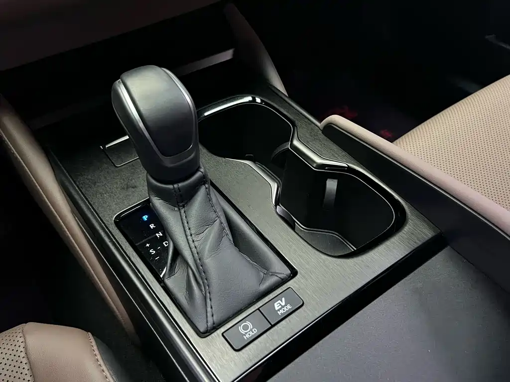 Lexus ES 2025 — фото 15