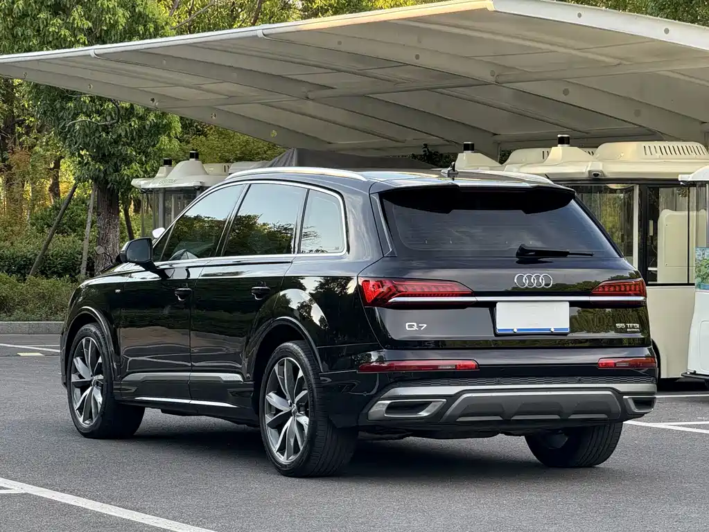 Audi Q7 2020 — фото 4